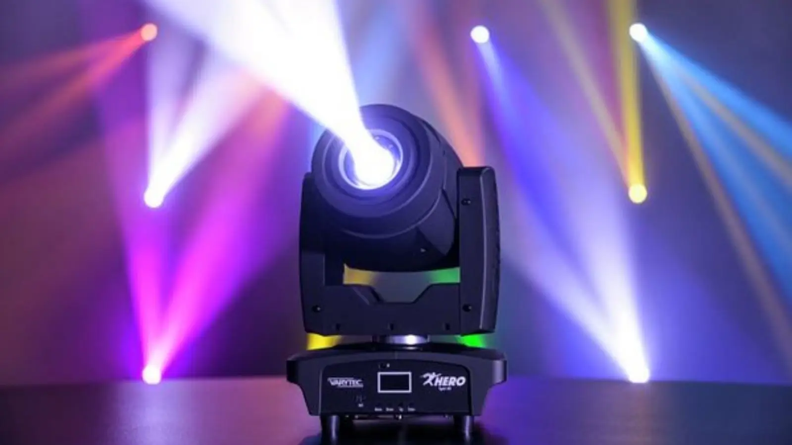 Varytec Hero Spot 60 LED Moving Head Spot mit hellem Lichtstrahl und bunten Effekten