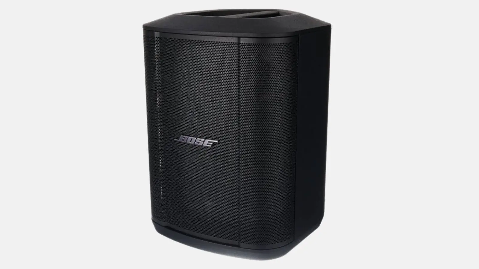 Bose S1 Pro Plus Akku-Lautsprecher in Schwarz mit Tragegriff und Bose-Logo, schräg von vorne vor weißem Hintergrund.