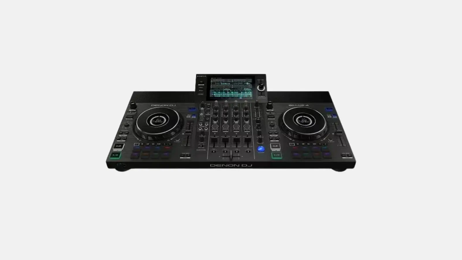 Denon DJ SC LIVE 4 Standalone DJ-Pult in Schwarz mit Display und Jogwheels in Schrägansicht vor weißem Hintergrund.