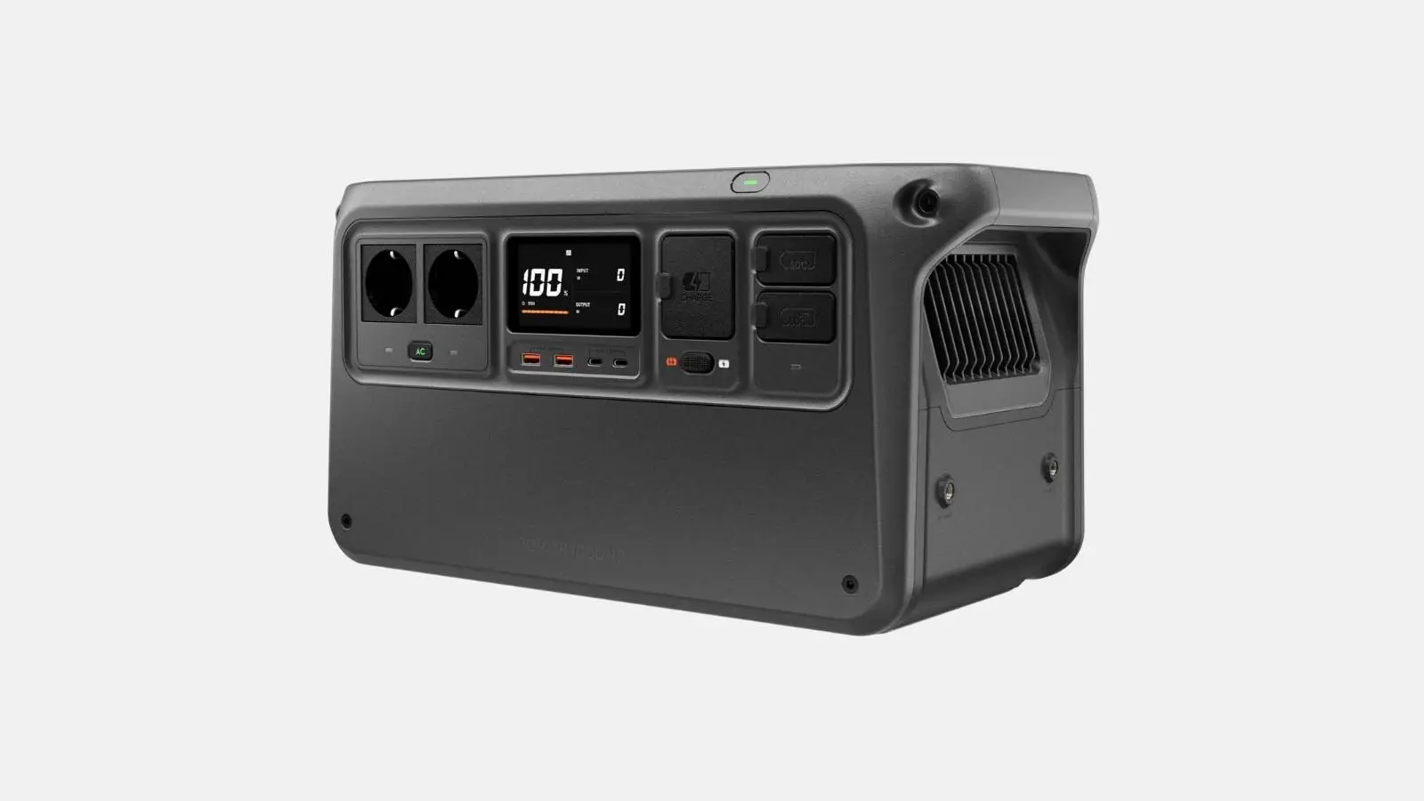 DJI Power 1000 V2 Powerstation in Grau mit Display, Schuko-Steckdosen und USB-Anschlüssen vor weißem Hintergrund.