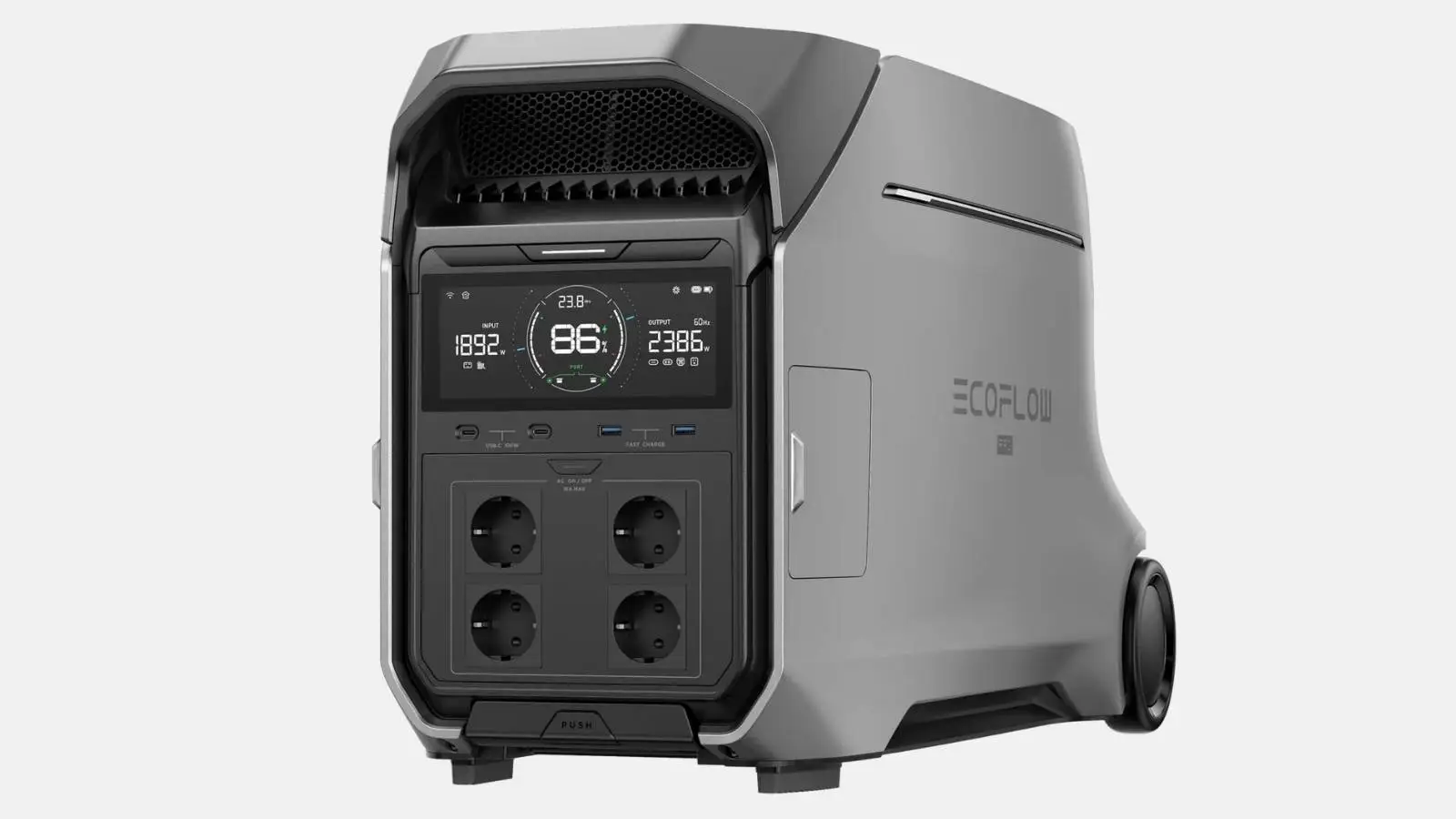 EcoFlow Delta Pro 3 Powerstation in Silbergrau mit Display, vier Schuko-Steckdosen und Transportrollen vor hellem Hintergrund.