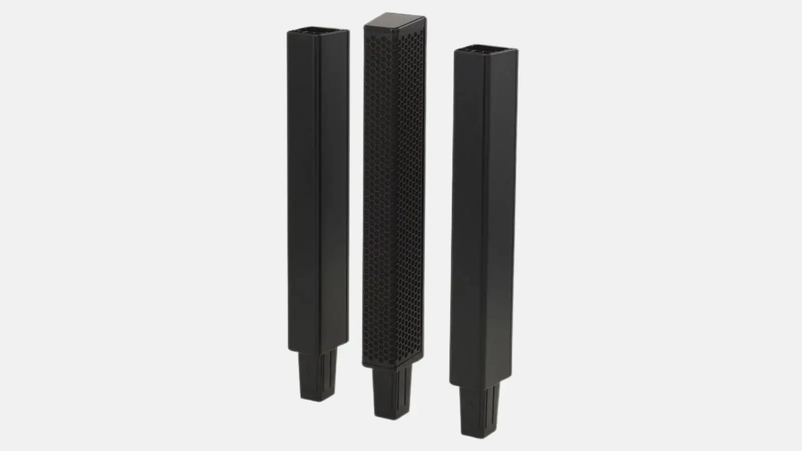 Yamaha STAGEPAS 1K mkII Säulenelemente in Schwarz mit Lautsprechersegment und Verlängerungen vor weißem Hintergrund.