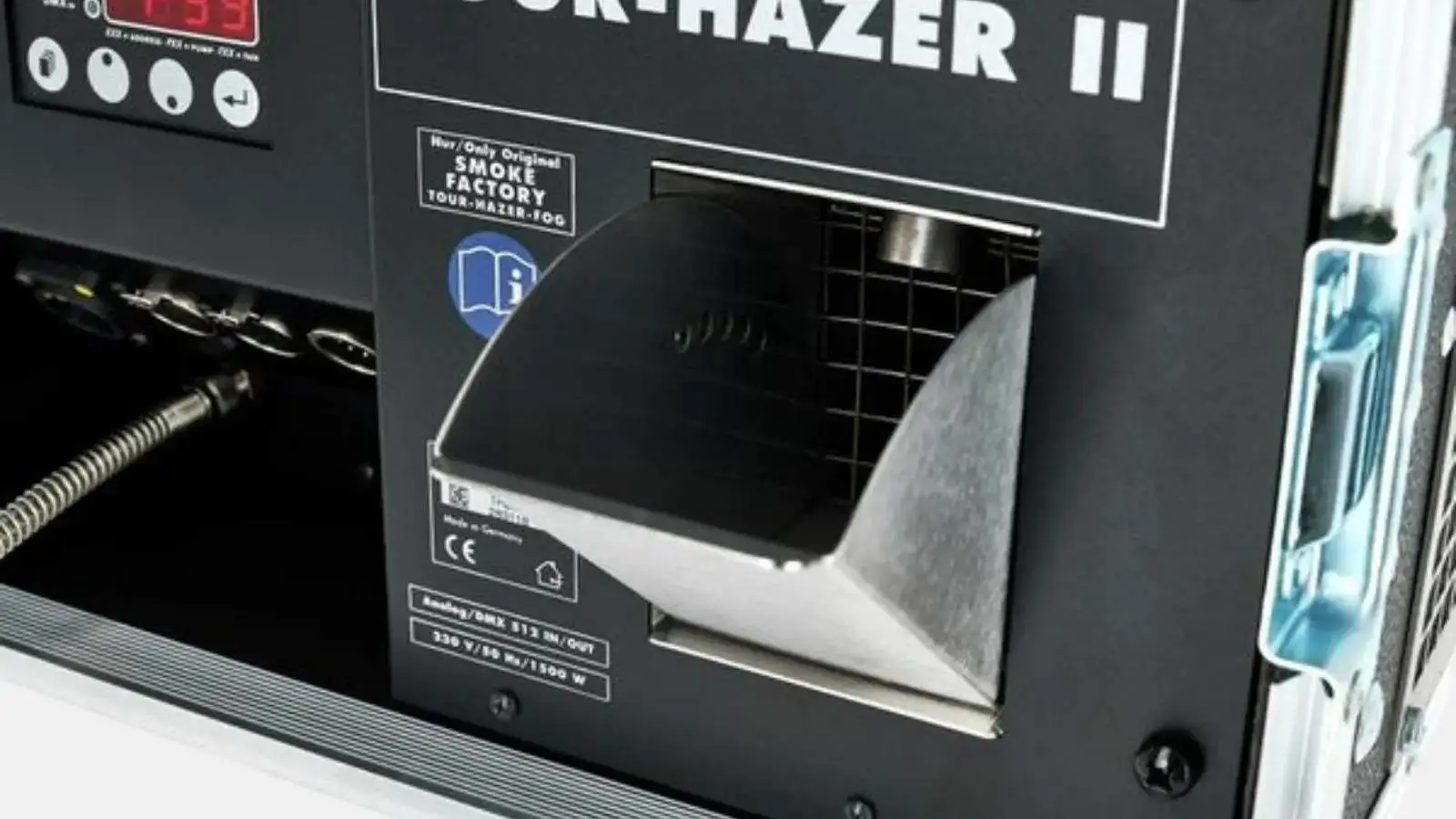 Detailansicht der Smoke Factory Tour-Hazer II mit Ausströmdüse und Display aus dem Profi Lichtshow Paket.