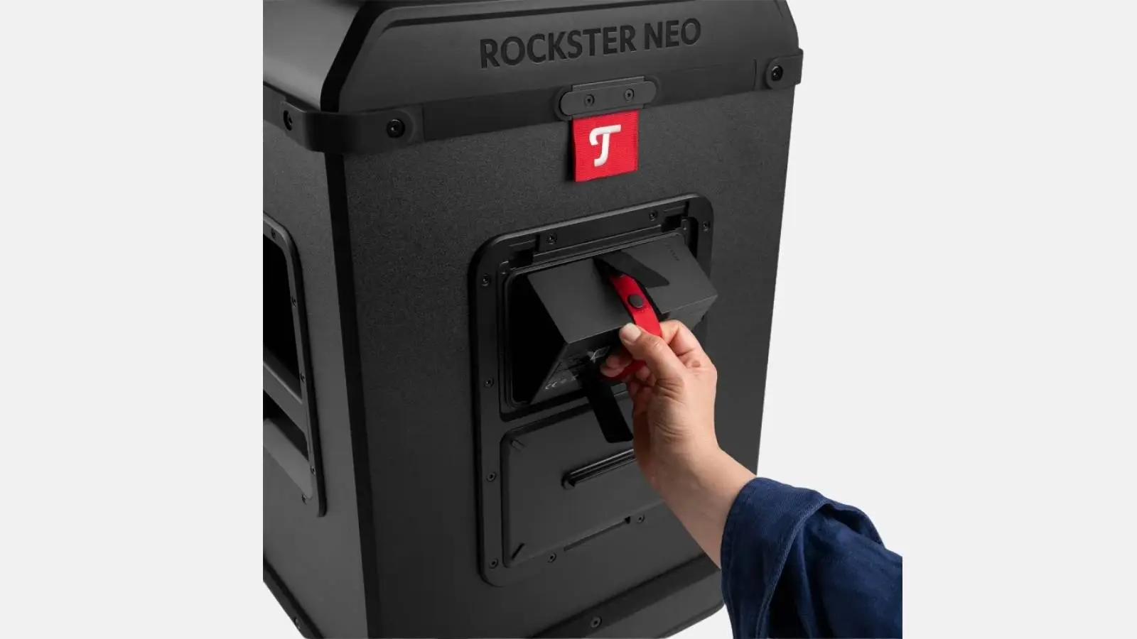 Teufel Rockster Neo Akku-Lautsprecher mit herausnehmbarem Akku im seitlichen Fach
