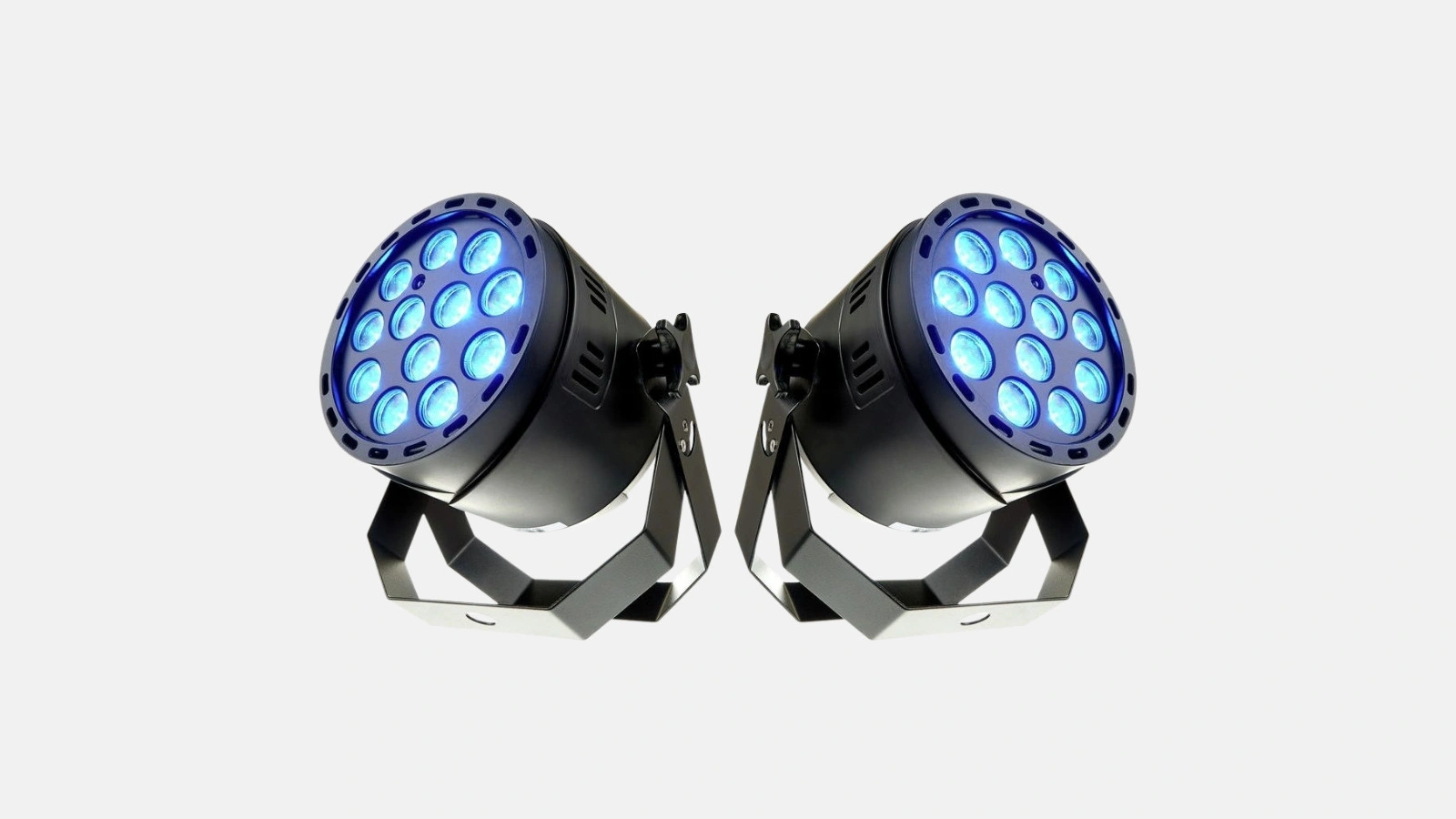 Tutorial zum Ambientlicht: zwei schwarze LED Scheinwerfer mit blauem Licht in Frontansicht.