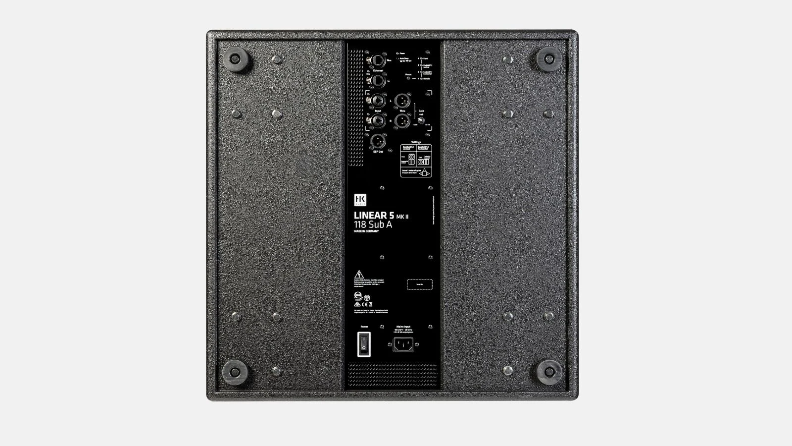 18-Zoll-Subwoofer aus dem PA Anlage Power Paket von hinten mit Verstärkerpanel, XLR-Anschlüssen und Netzeingang.