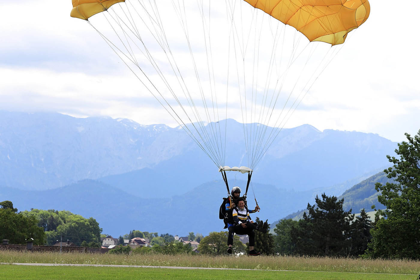 Tandem Parachute Landing Bourget Du Lac