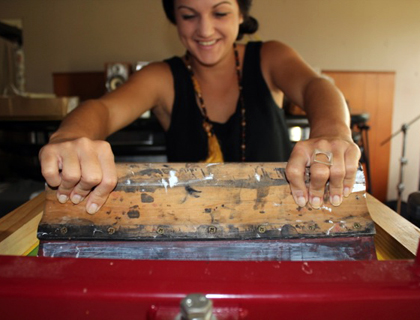 screen printing with squeege