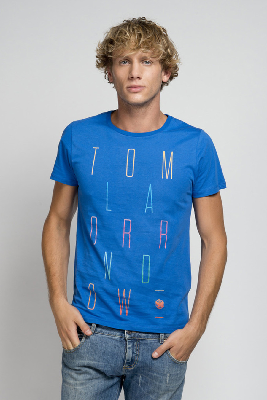 01_typgrahic tomorrowland tee