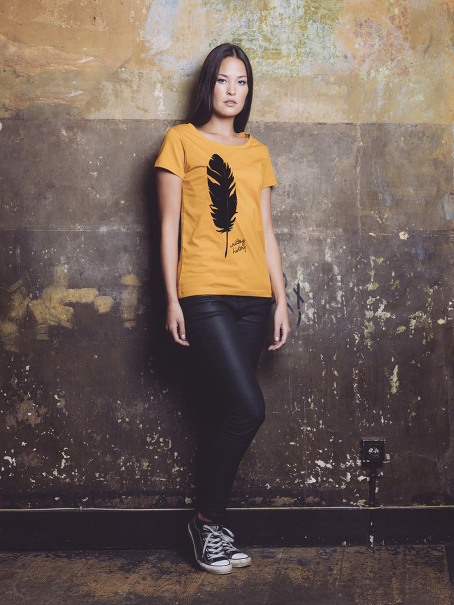 03_tomorrowland feathertee