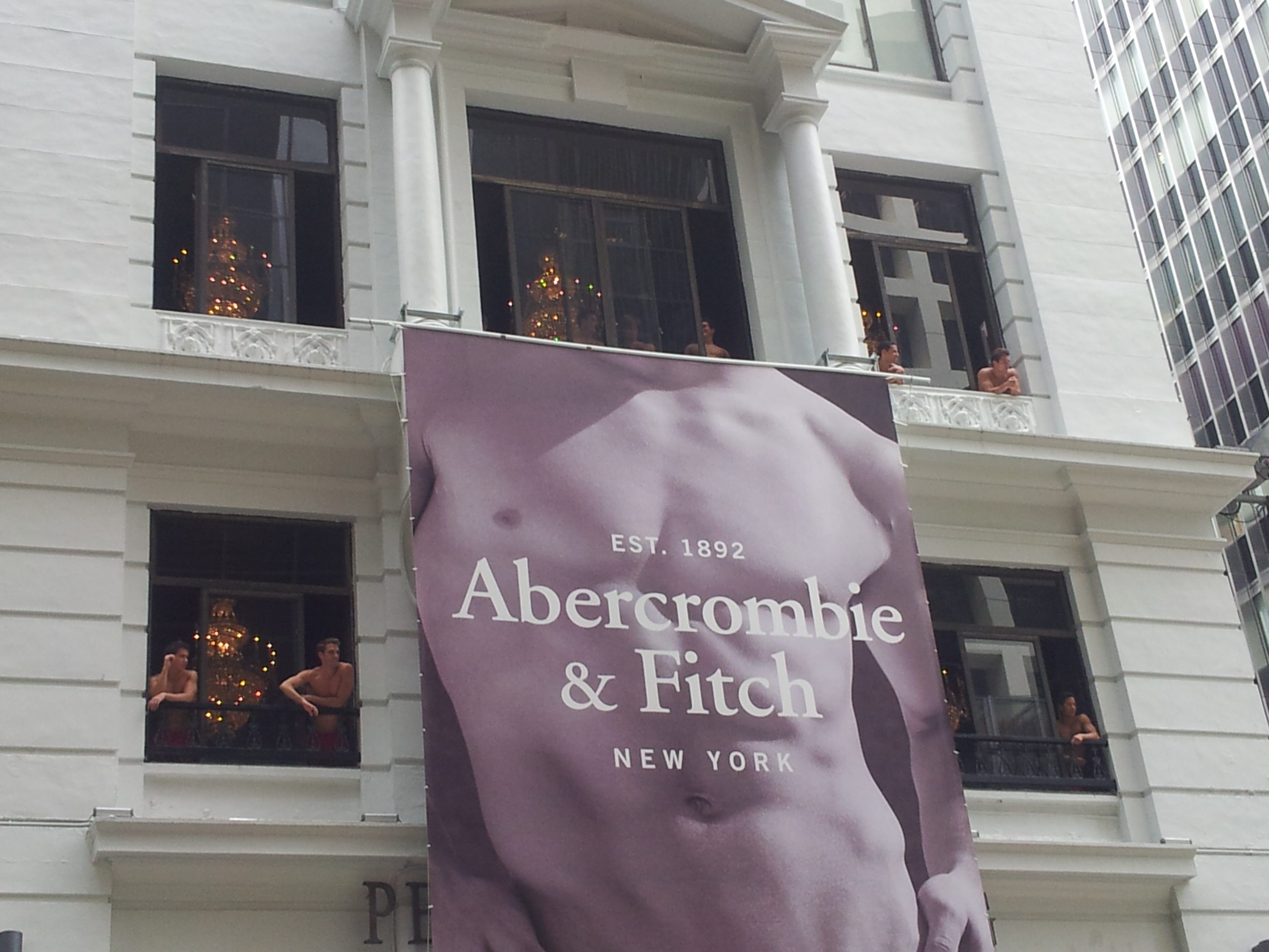Abercrombie & Fitch - personalised T-shirts sizes