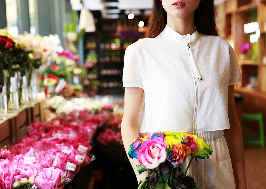 lookbook, flowers, chewing gum