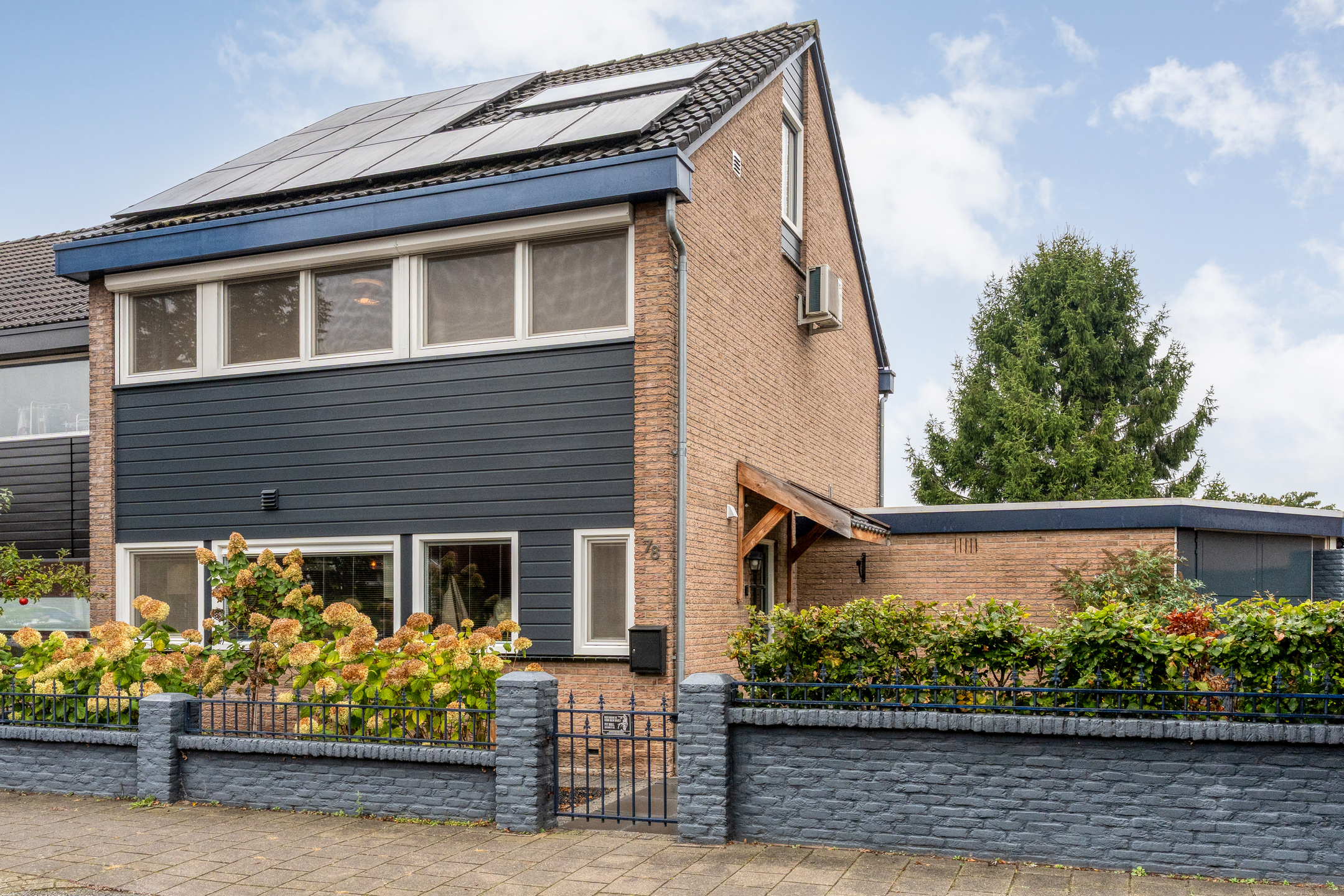 Hoekwoning te koop: Lindestraat 78, Enschede