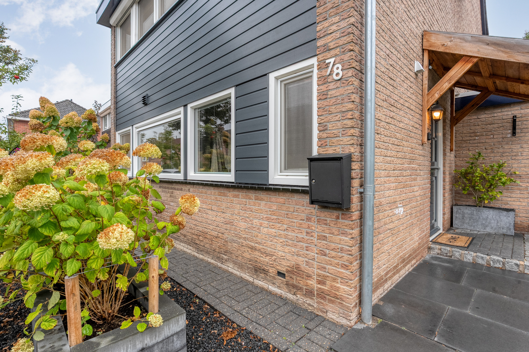 Hoekwoning te koop: Lindestraat 78, Enschede