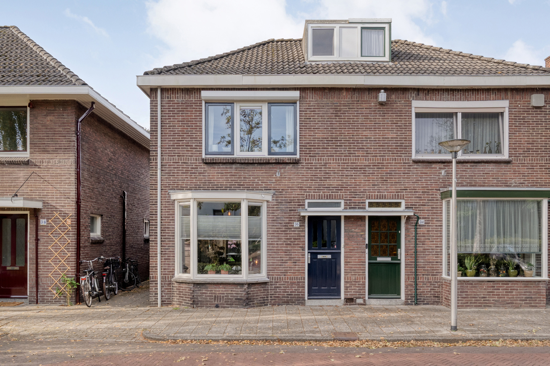 Twee-onder-één-kap te koop: Wethouder Elhorststraat 36, Enschede