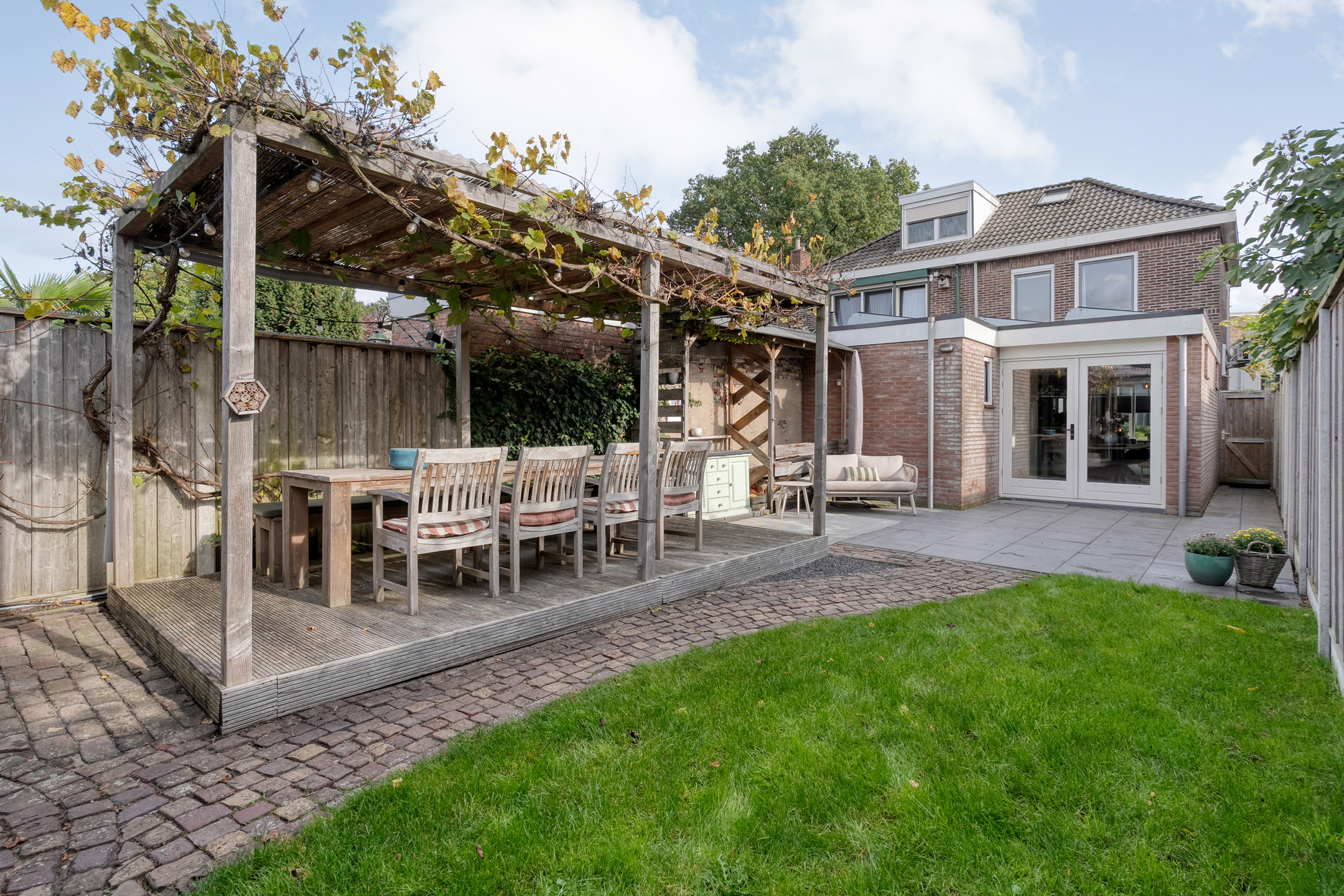 Twee-onder-één-kap te koop: Wethouder Elhorststraat 36, Enschede
