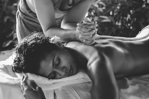 Massage therapy in one of our retreats in Mexico.
Masseuse: @malakaiwellness
Model: @lutch14.0