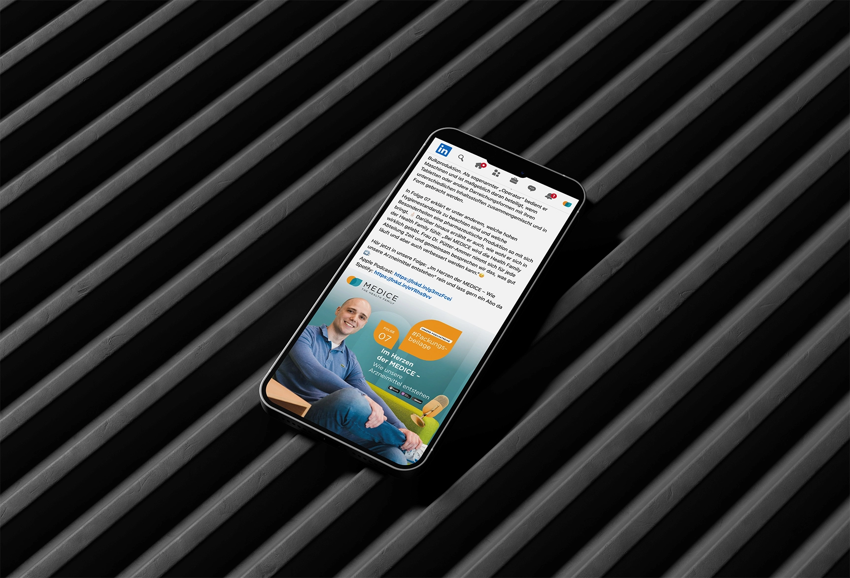 Mockup MEDICE with handy