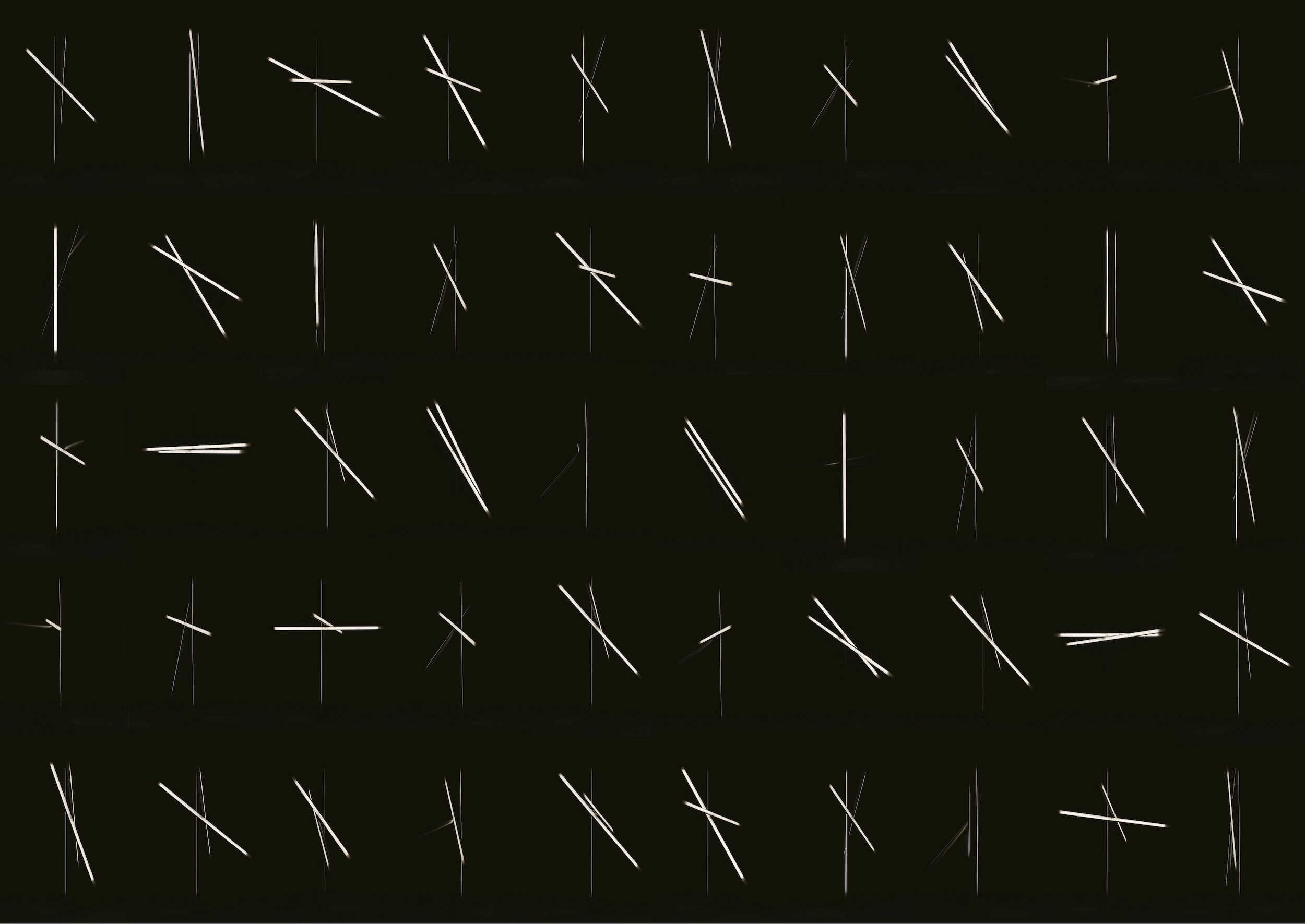 Ecliptic Lamp Produktdesign – Gesamtansicht der minimalistischen Leuchte im eingeschalteten Zustand.