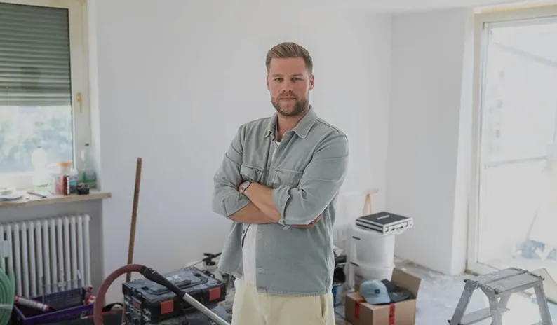 Wie Johannes Schwärzler Angestellten hilft, mit Immobilien ein nebenberufliches Einkommen aufzubauen