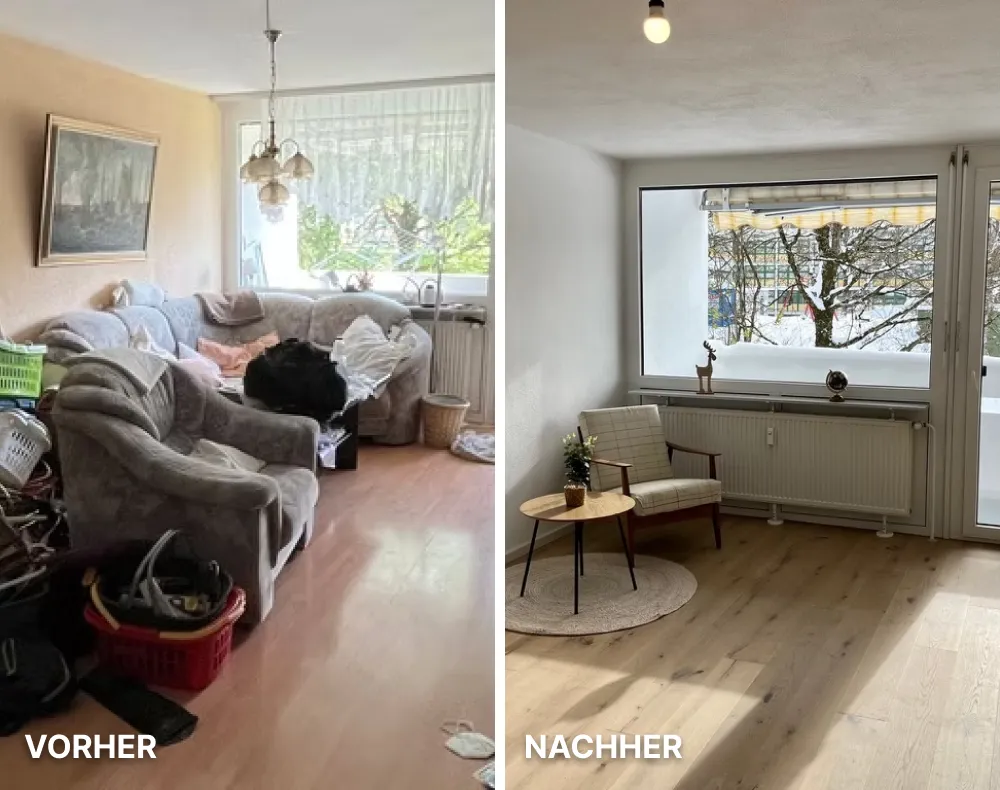 Terrasse mit einer grünen Wand, zwei Türen, einem Fenster und einer hellen Holzecke mit Tisch und Stühlen neben einem grünen Regentonne.