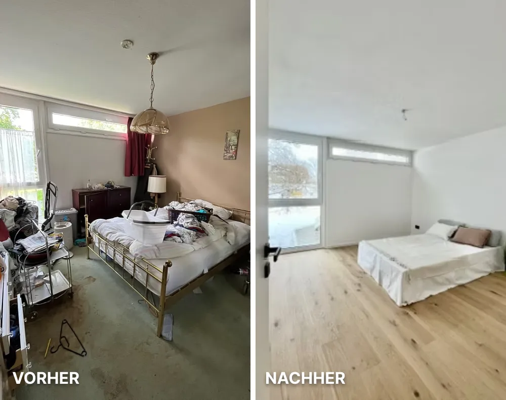 Terrasse mit einer grünen Wand, zwei Türen, einem Fenster und einer hellen Holzecke mit Tisch und Stühlen neben einem grünen Regentonne.