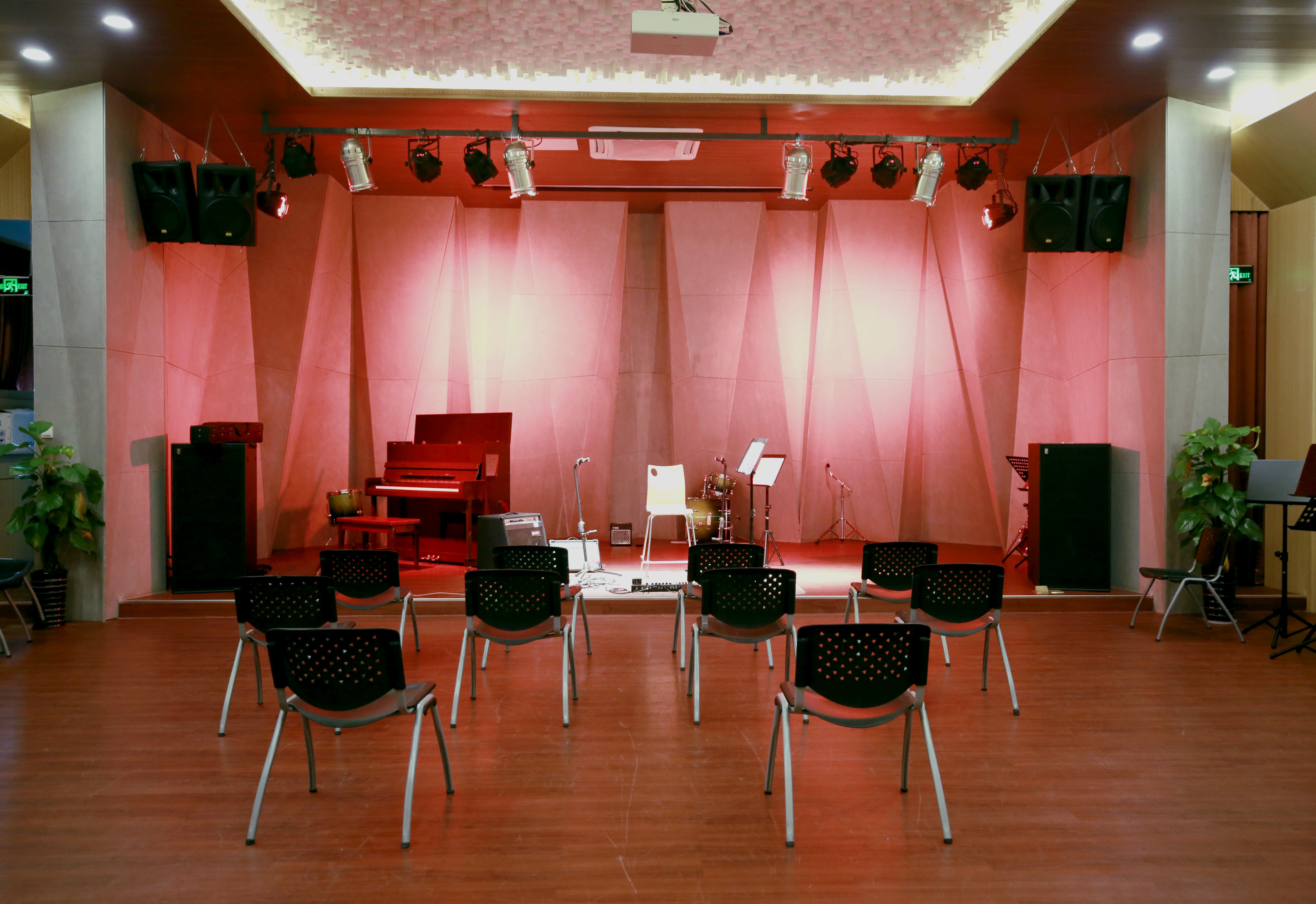 image of classroom setting (for a edtech)