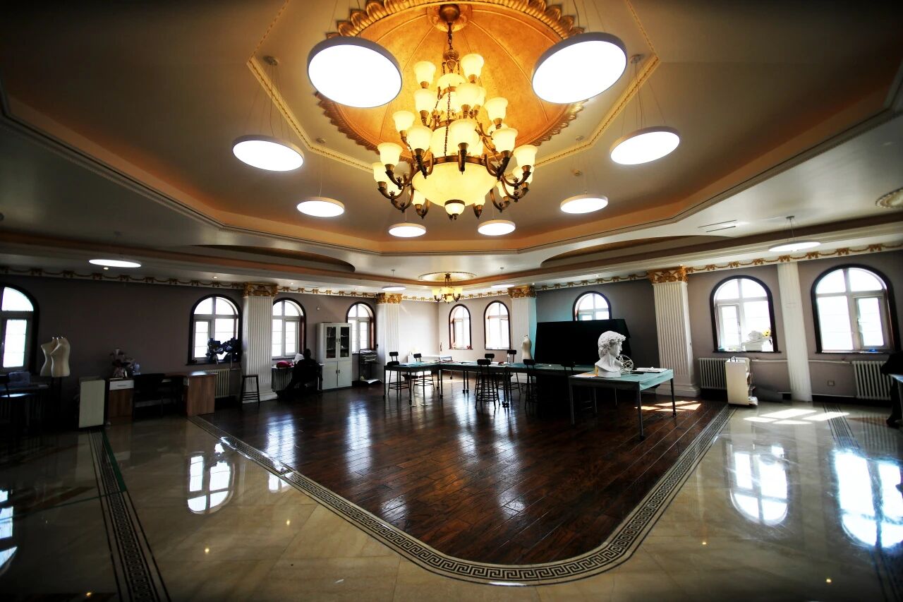 image of classroom setting (for a edtech)