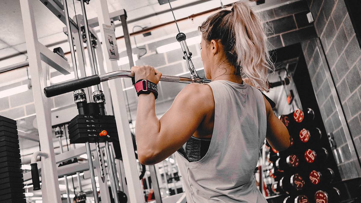 Does lifting weights really make you bulky? The truth for women