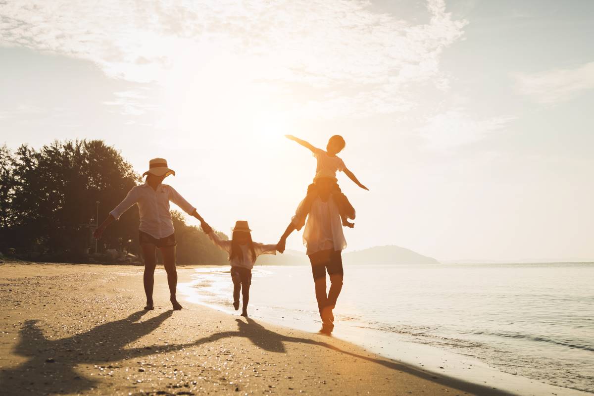 Travel guide: How to stay on track with your body transformation on holiday