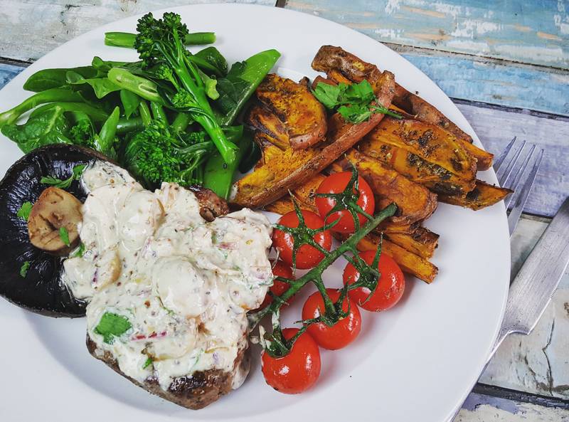 Sizzling Steak With 'Creamy' Garlic Mushroom Sauce Recipe