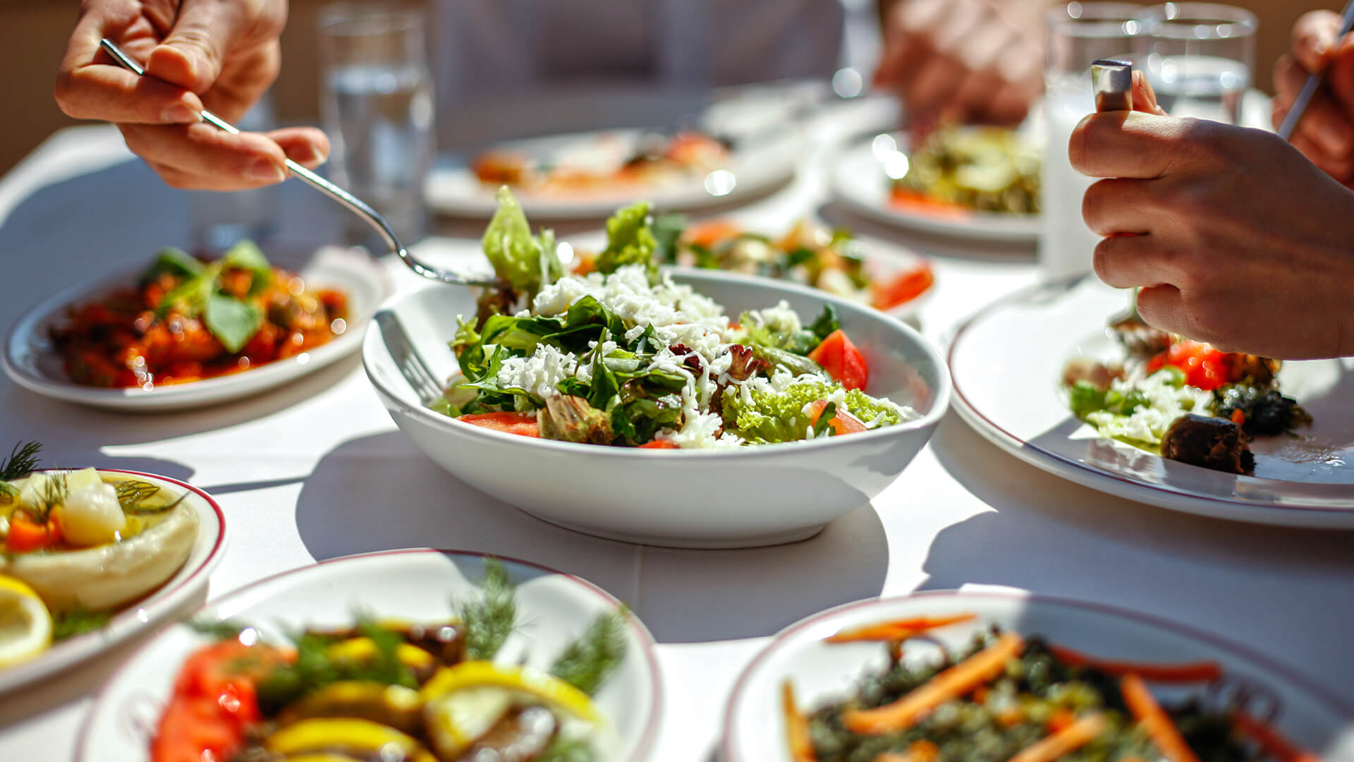 10 Tips For Eating Out on a Transformation: UP Client Tips