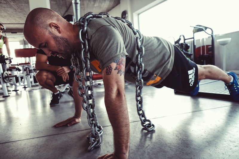 Pros & Cons of Bodyweight Training for Building Muscle