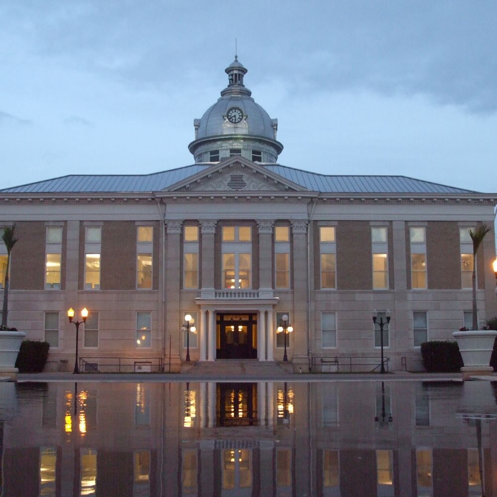 Polk County Historic Courthouse in downtown Bartow at dusk