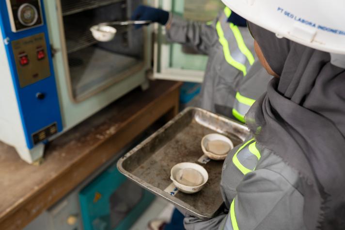 The Mining and Environmental Geochemistry Laboratory