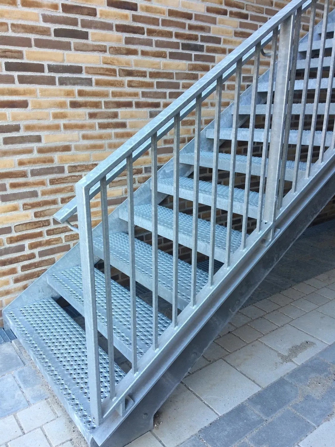 groennegaarden_trappe_gelaender_bobach_6562-min