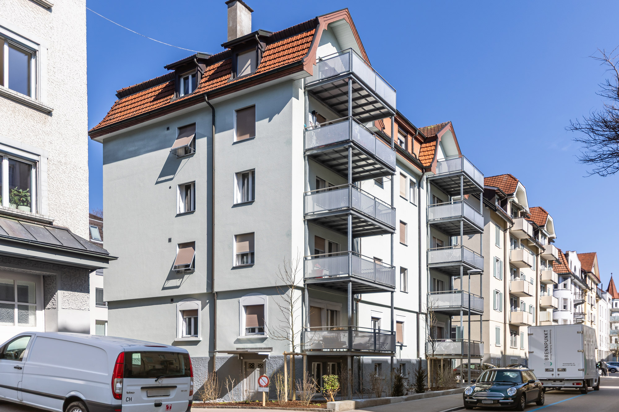 OWNLY von Aussen