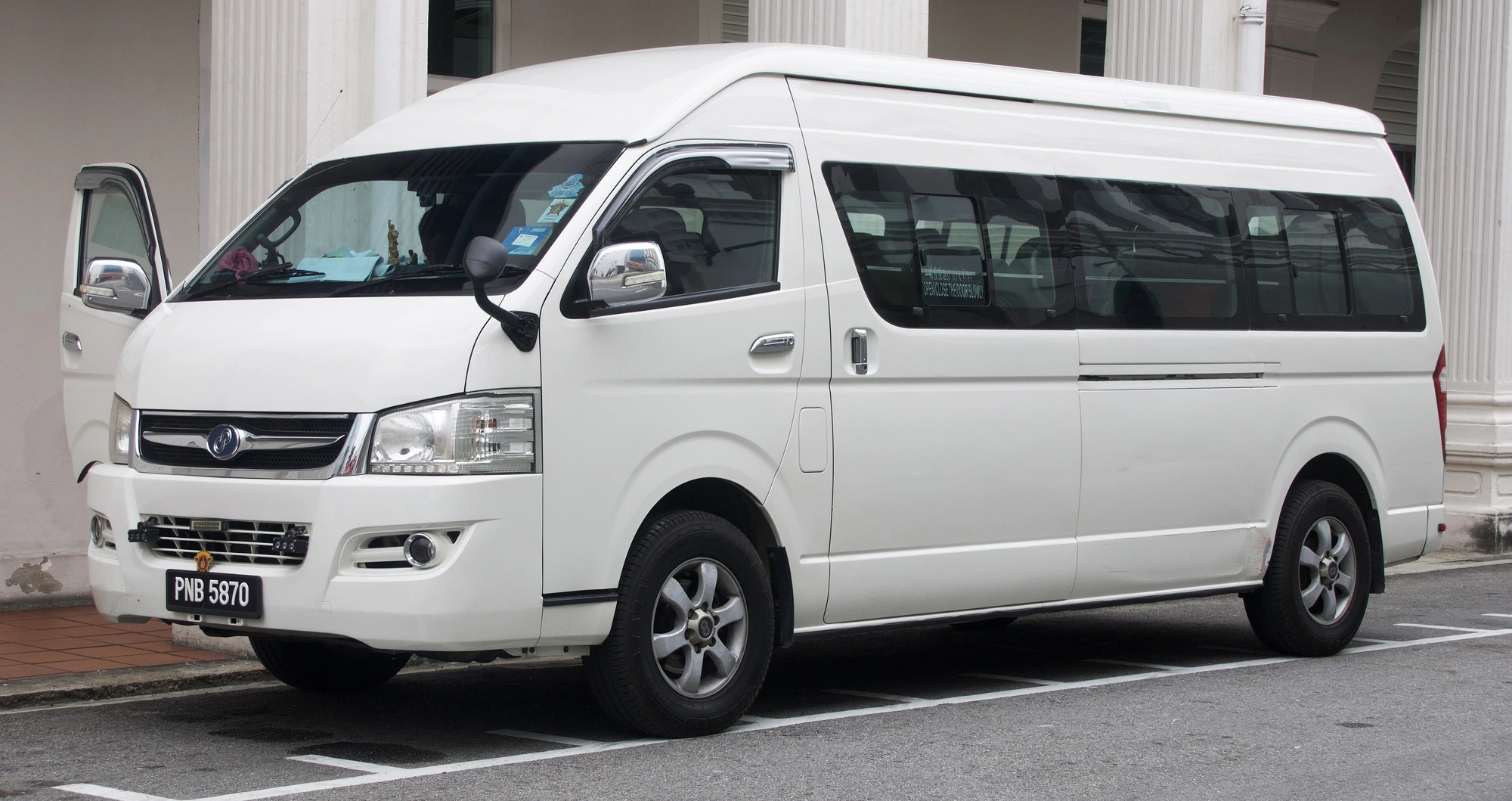 CAM Placer-X 18 Seater