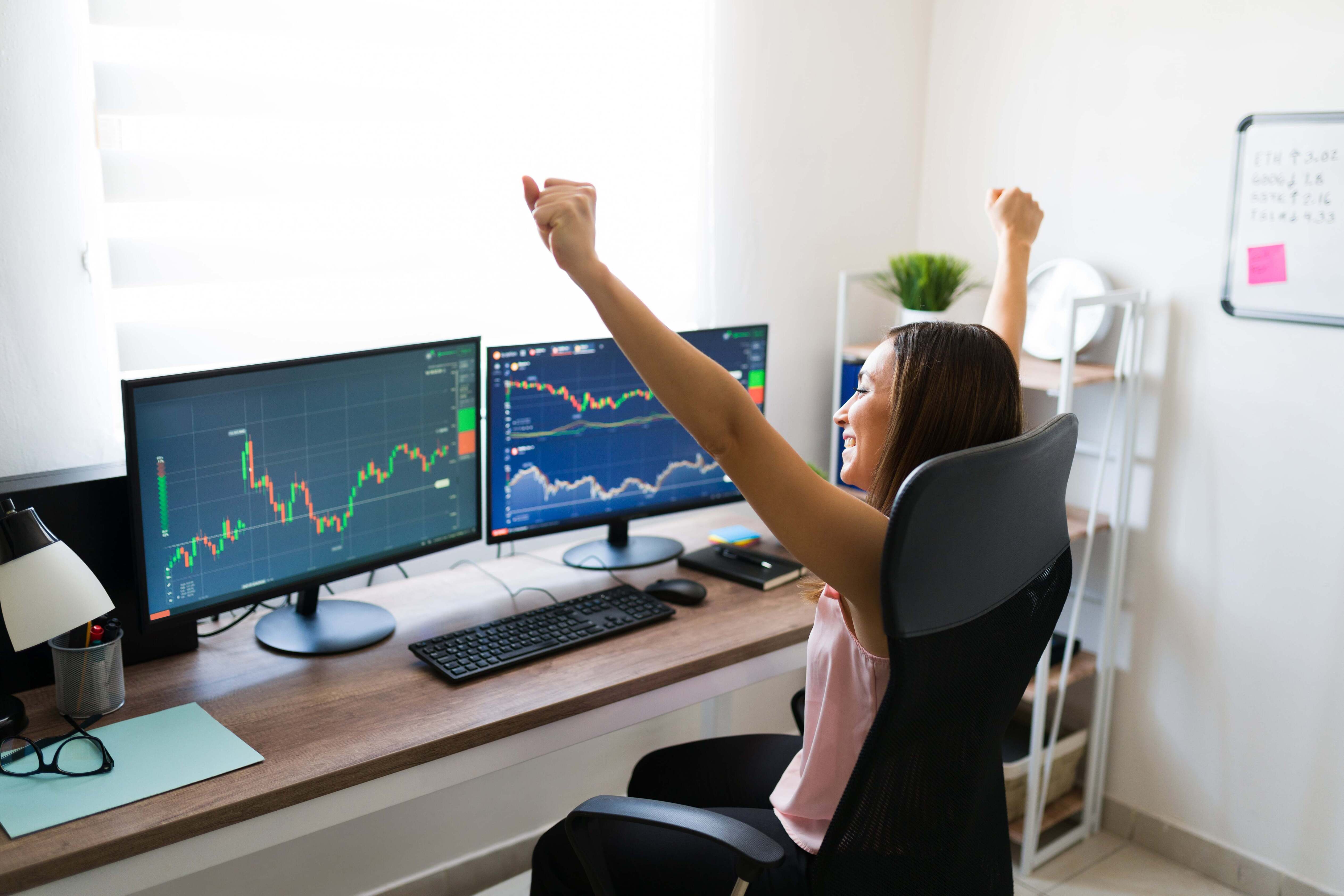 woman trading - Can You Make Money Day Trading