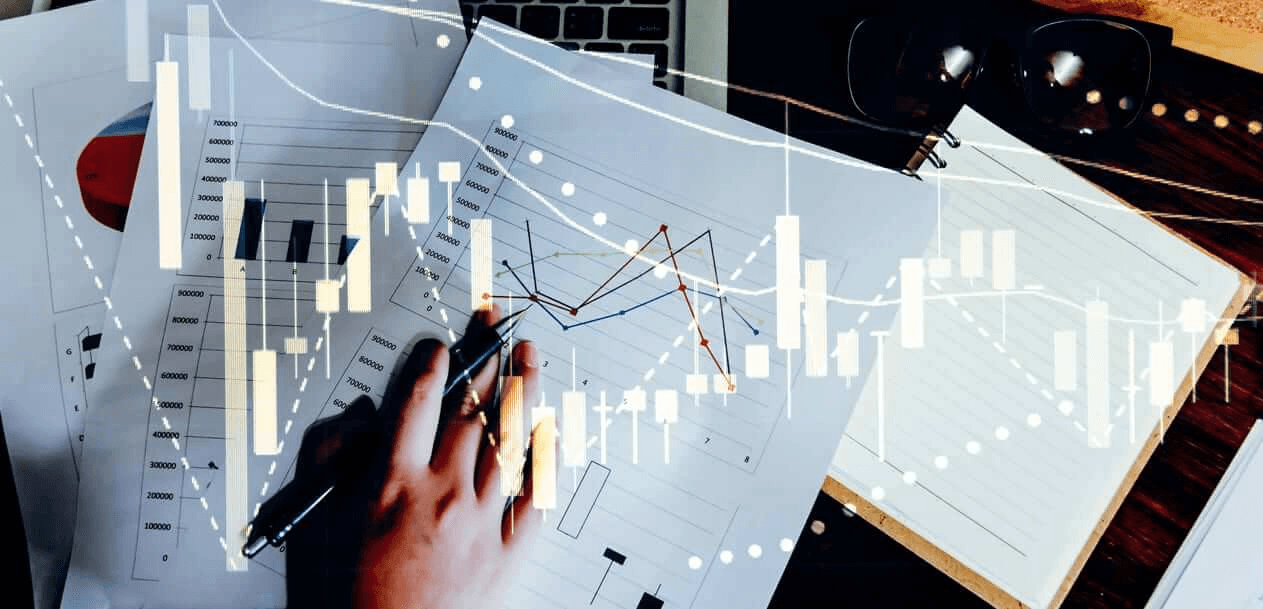 Men tracking market trends - Trading Indicators