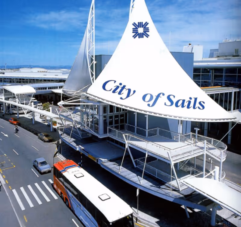 AKL refurbished terminal 1998