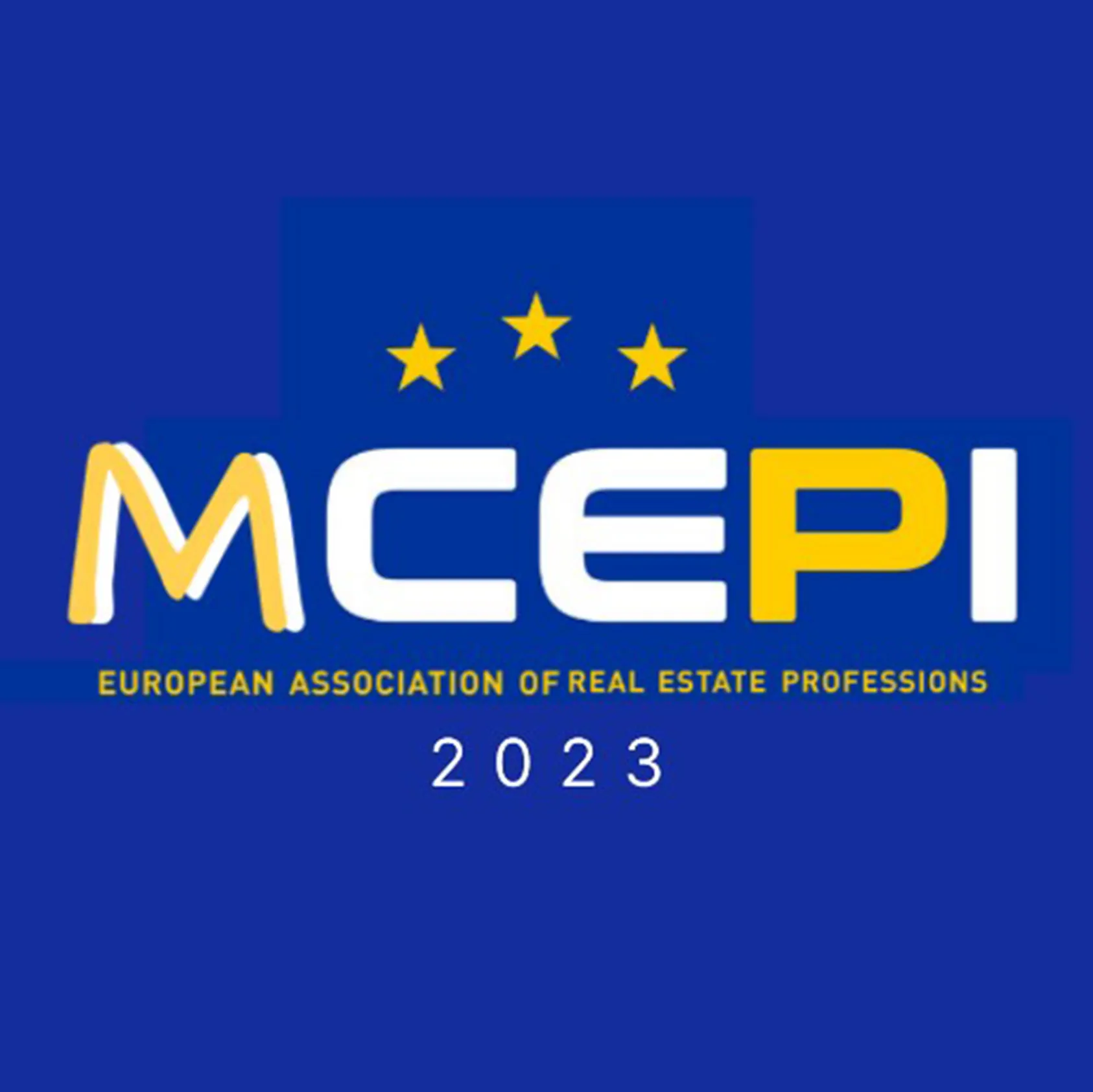 Logo der MCEPI mit drei gelben Sternen darüber und dem Text 'European Association of Real Estate Professions 2023' auf blauem Hintergrund.