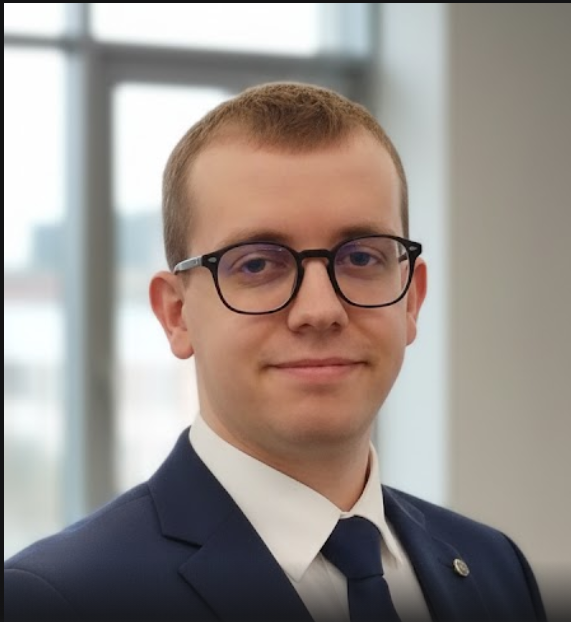 Denis founder of no code studio Nevora. 