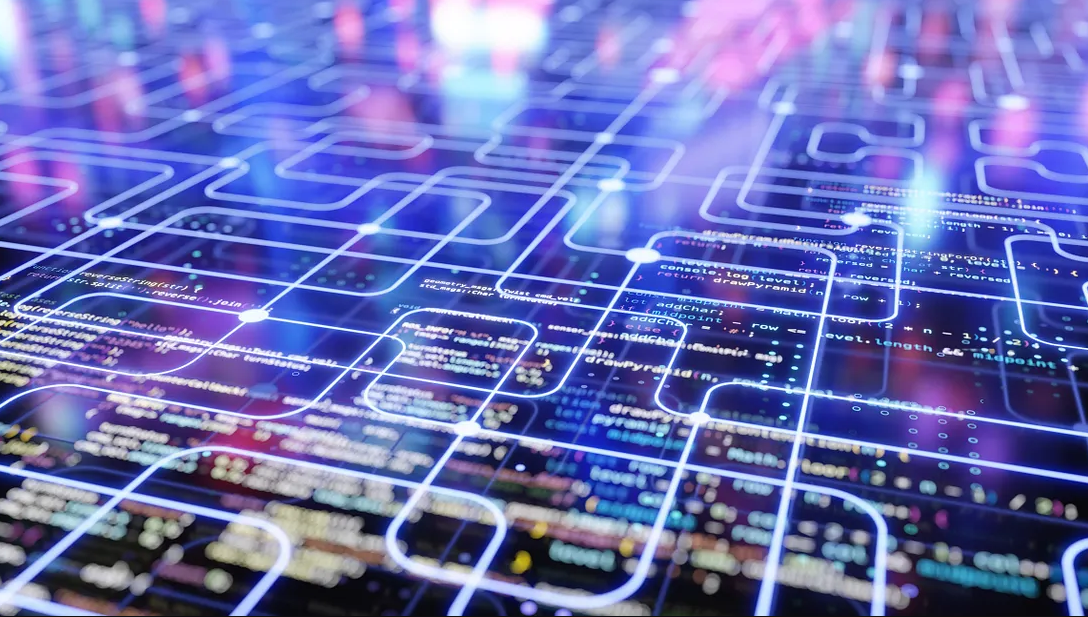 Rendu 3D de chemins lumineux bleus façon circuit imprimé superposés à du code
