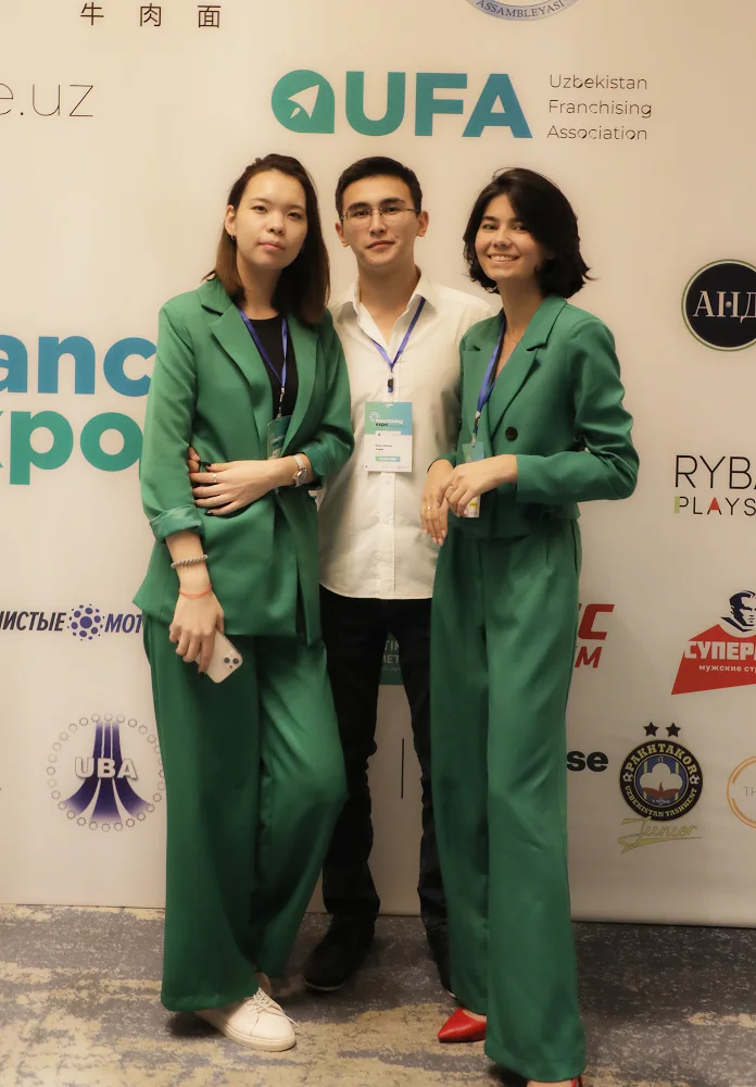 Diana Kurbanova, franchising expert, at a conference on franchising.