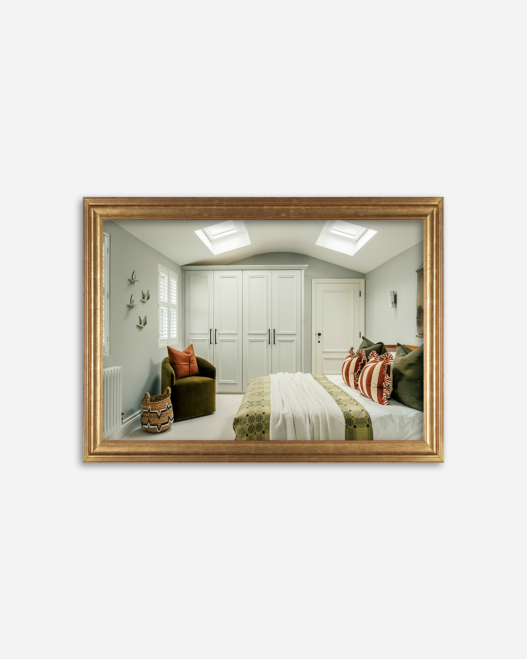 Gold antique frame with gold bar image