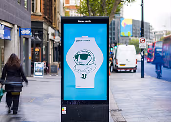 A Minor Oats campaign on an Adshel Live panel