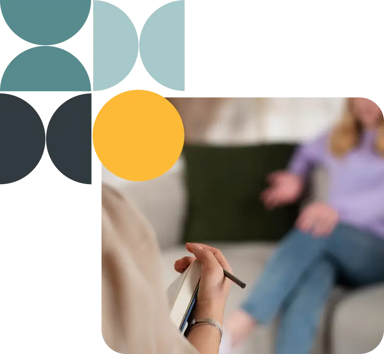 Imagen descorativa de psicologa dando consulta