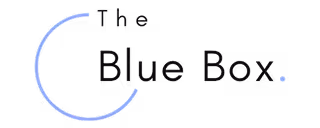 Texto que dice 'The Blue Box' con un círculo azul incompleto a la izquierda.