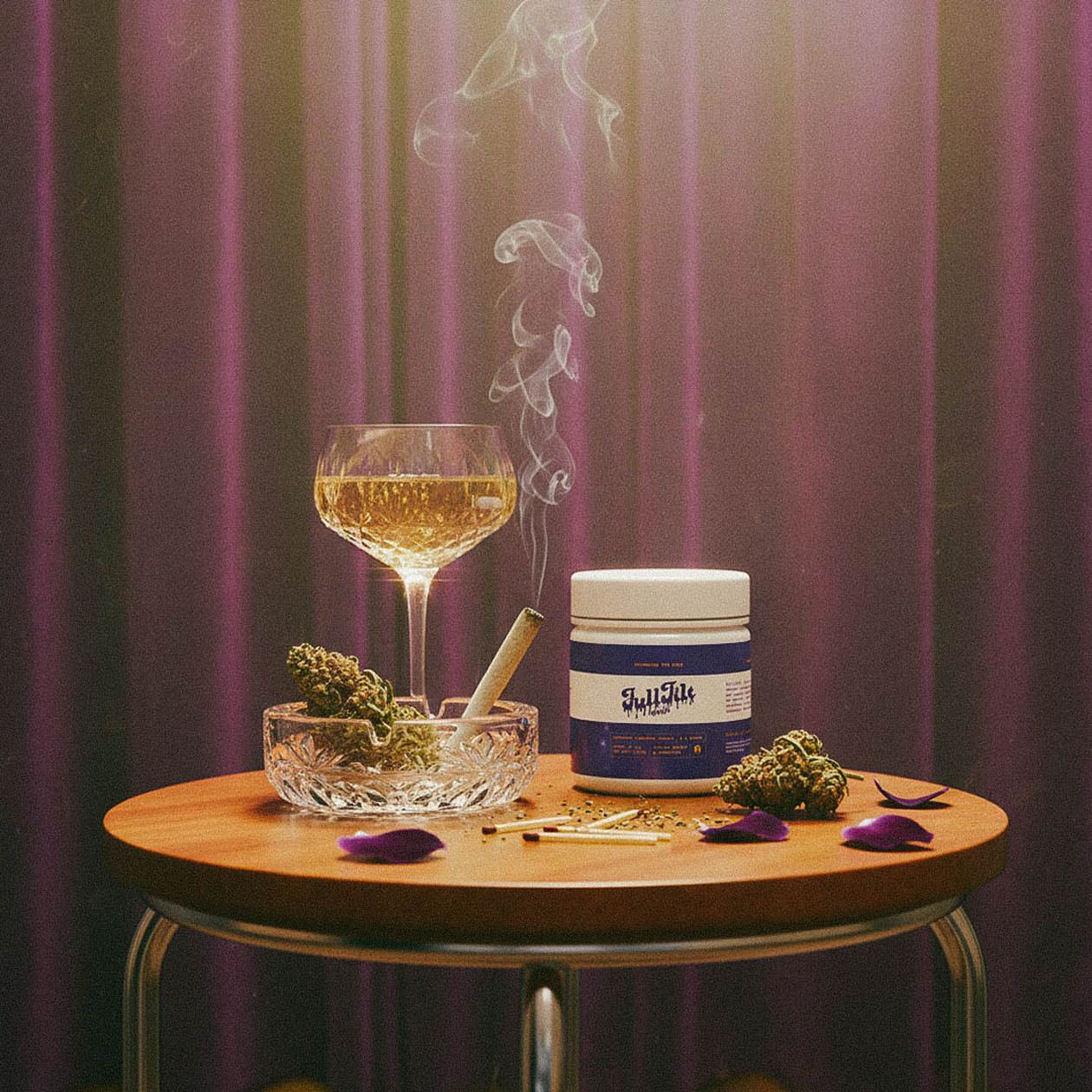 FullTilt Labs hero image of the 7g jar.